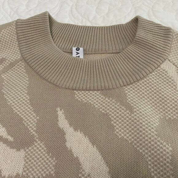 Athleta Womens Jacquard Sweater Abstract Animal Cream Merino Wool Blend medium - Picture 8 of 9